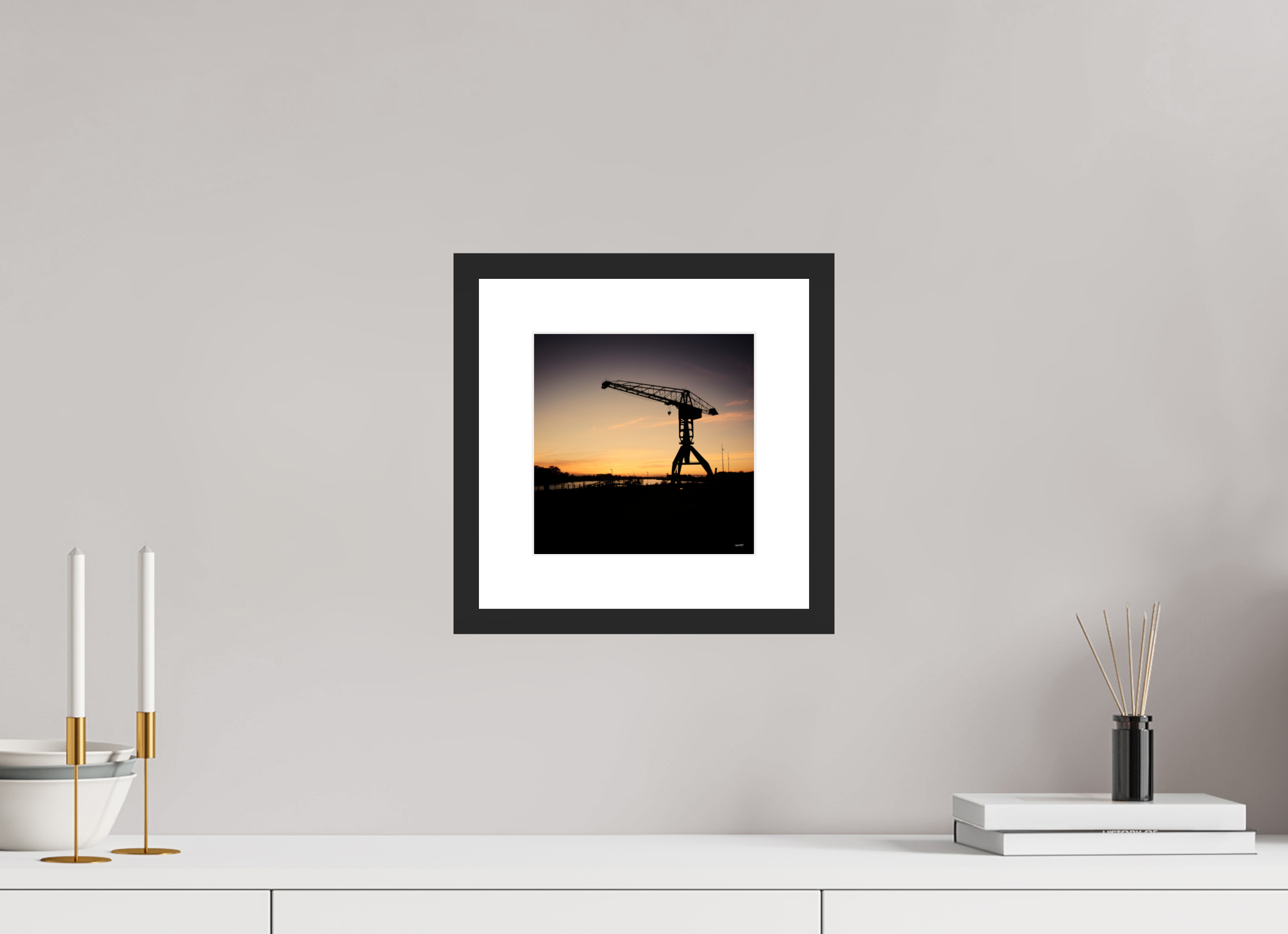 20 x 20 cm, CADRE GALERIE AVEC PASSE-PARTOUT Coucher de grue