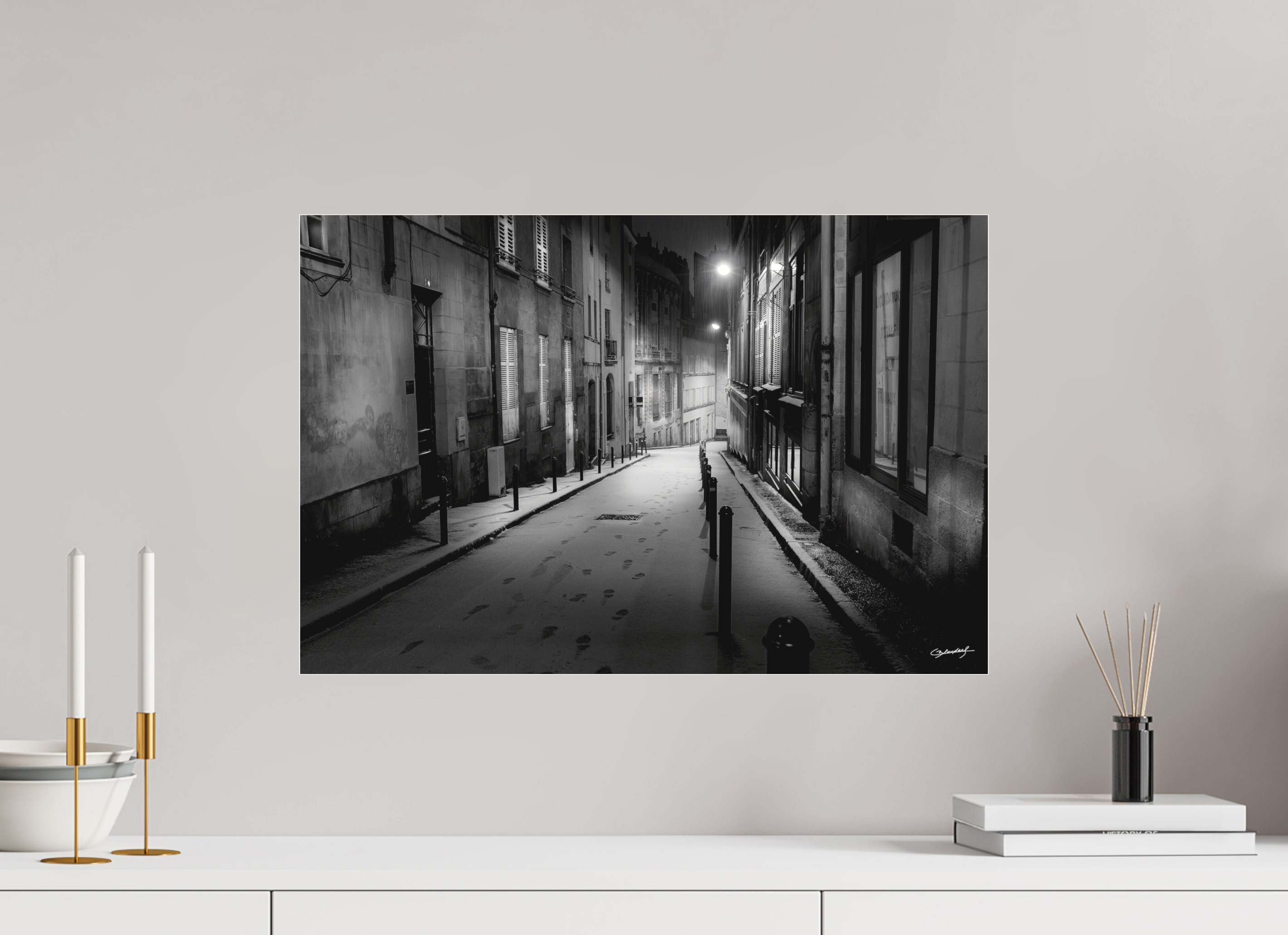 60 x 40 cm, TIRAGE PHOTO SOUS PLEXI MAT RUE DU PUITS D'ARGENT - Nantes