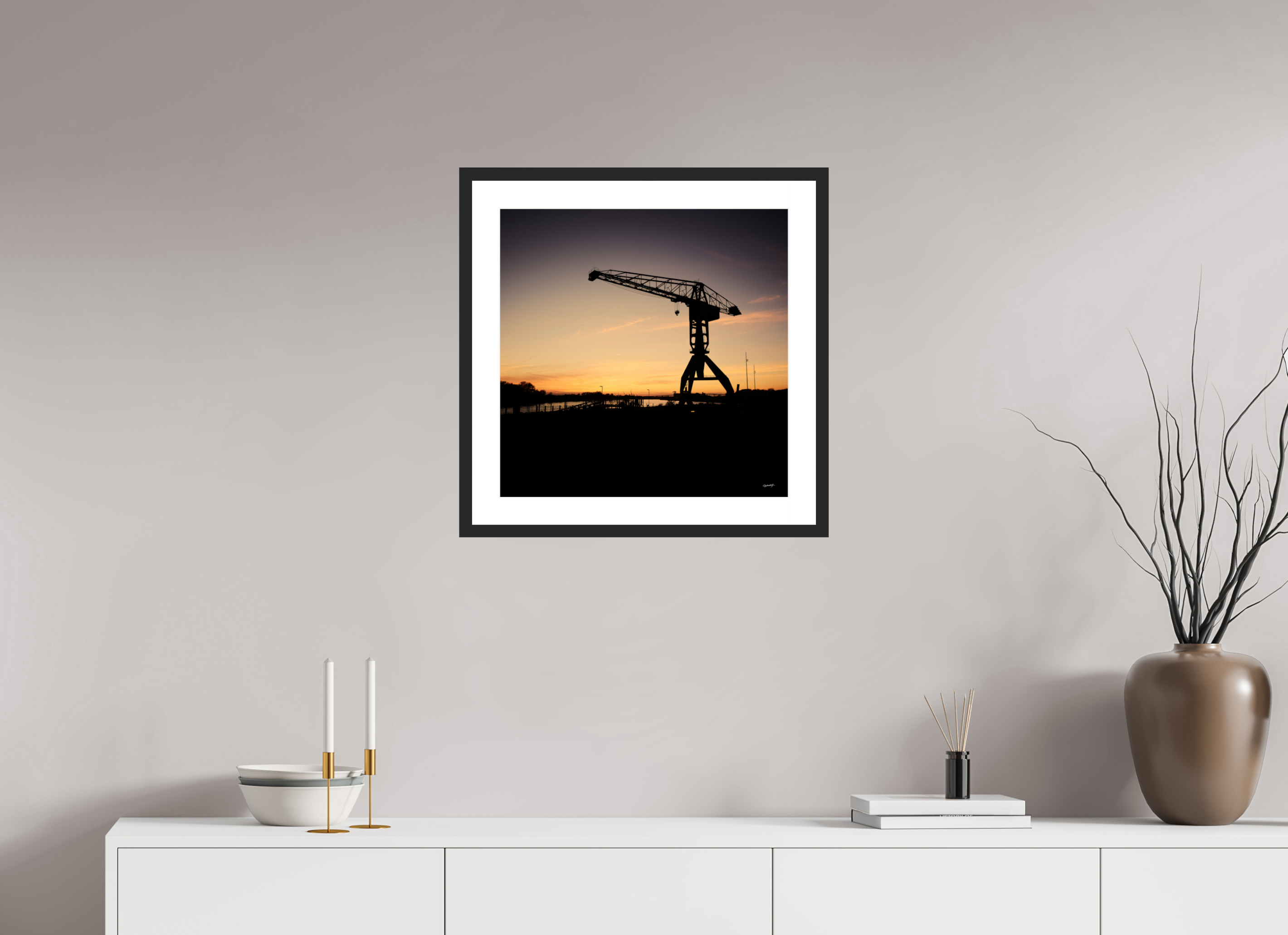 50 x 50 cm, CADRE GALERIE AVEC PASSE-PARTOUT Coucher de grue