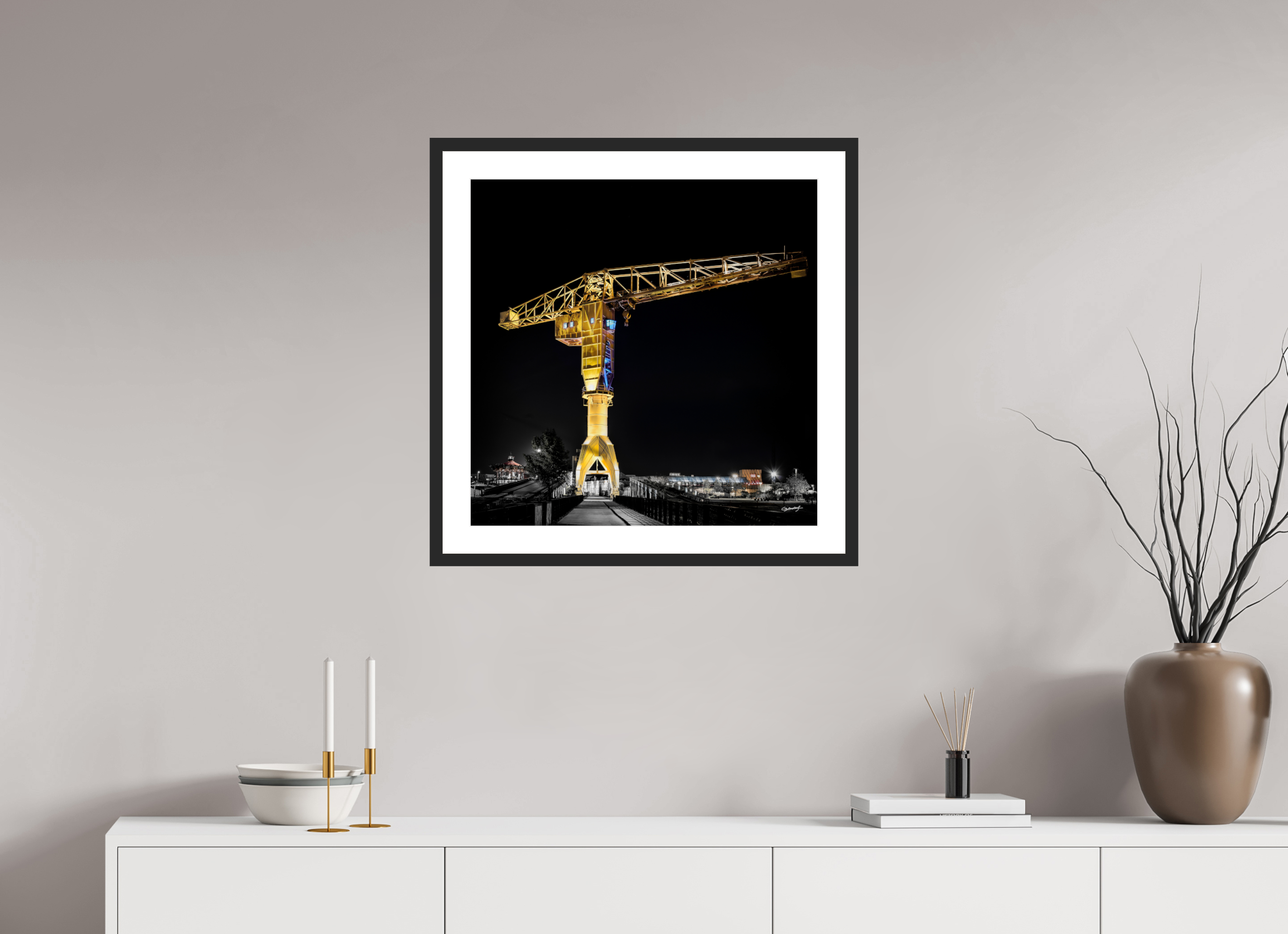 60 x 60 cm, CADRE GALERIE AVEC PASSE-PARTOUT LA GRUE JAUNE DE NUIT - Nantes