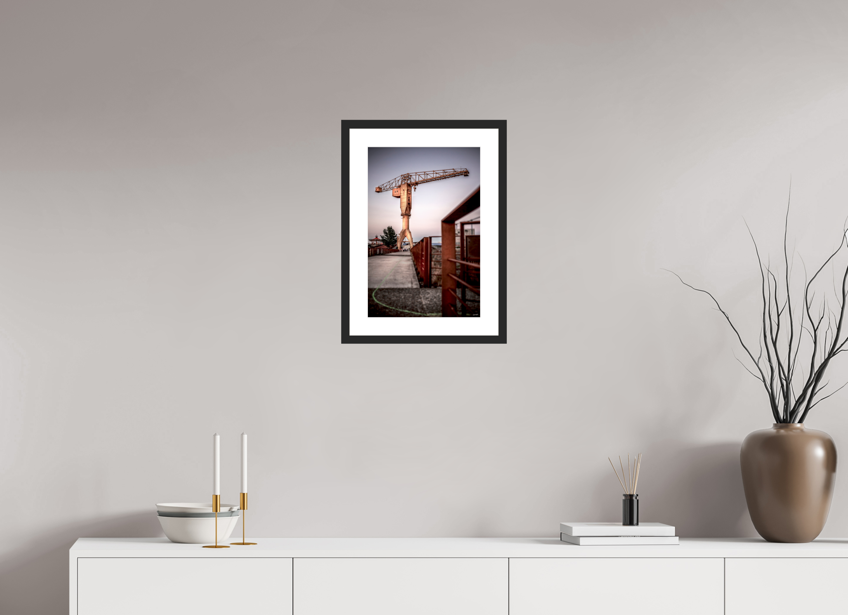 30 x 45 cm, CADRE GALERIE AVEC PASSE-PARTOUT LA LIGNE VERTE ET LA GRUE JAUNE