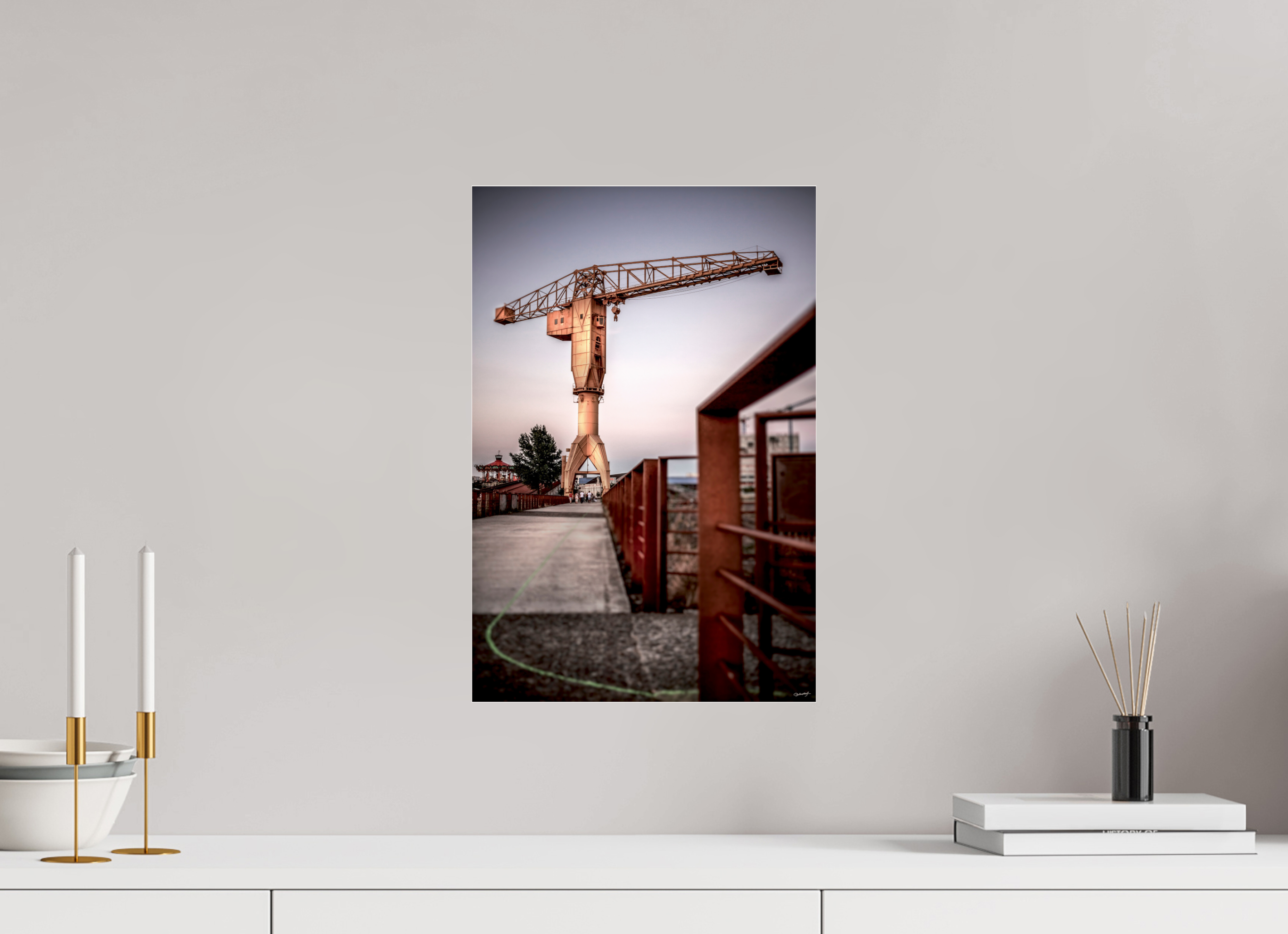 30 x 45 cm, TIRAGE PHOTO SOUS PLEXI BRILLANT LA LIGNE VERTE ET LA GRUE JAUNE
