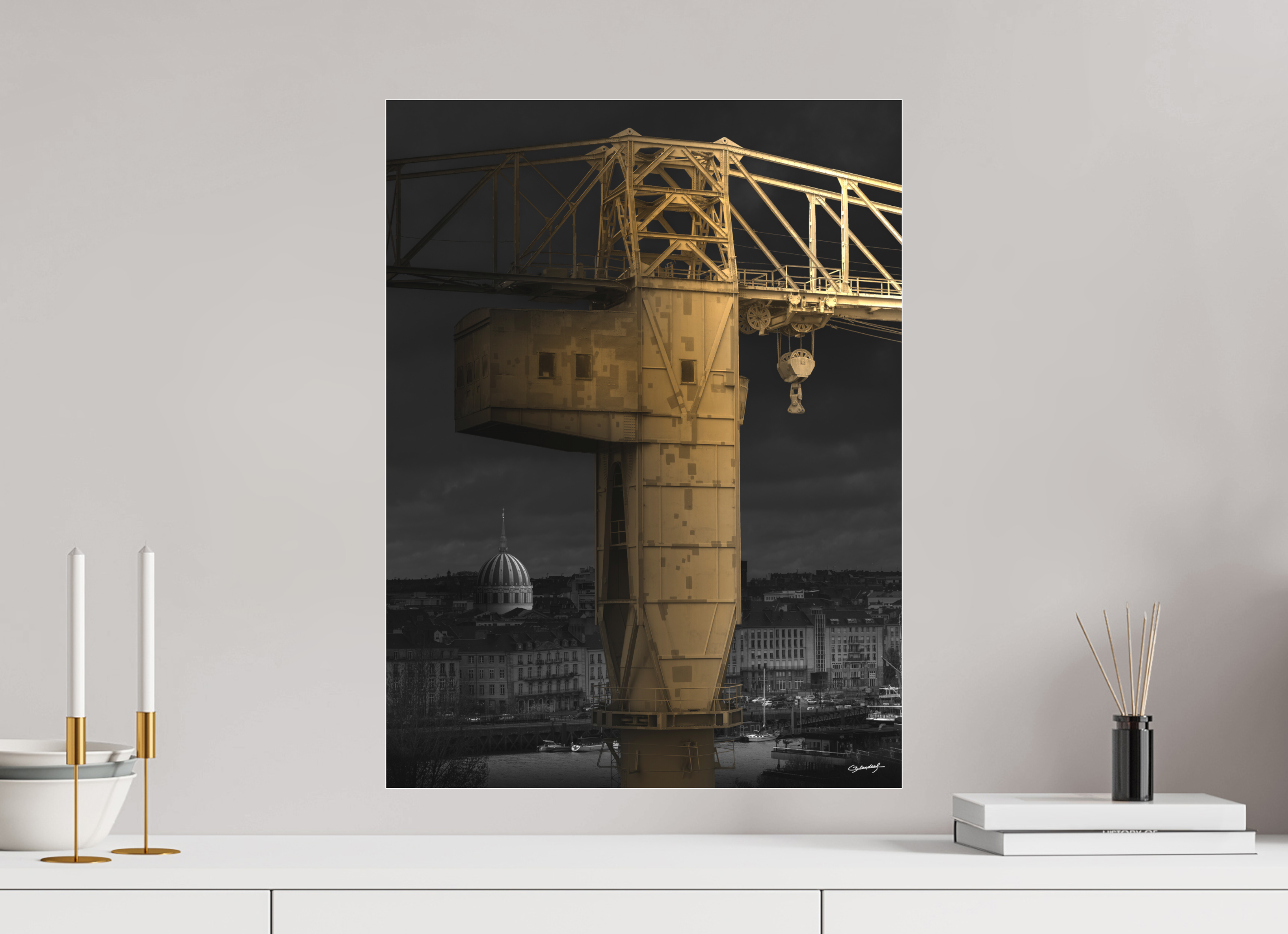 45 x 60 cm, TIRAGE PHOTO SOUS PLEXI MAT LA GRUE JAUNE - Nantes