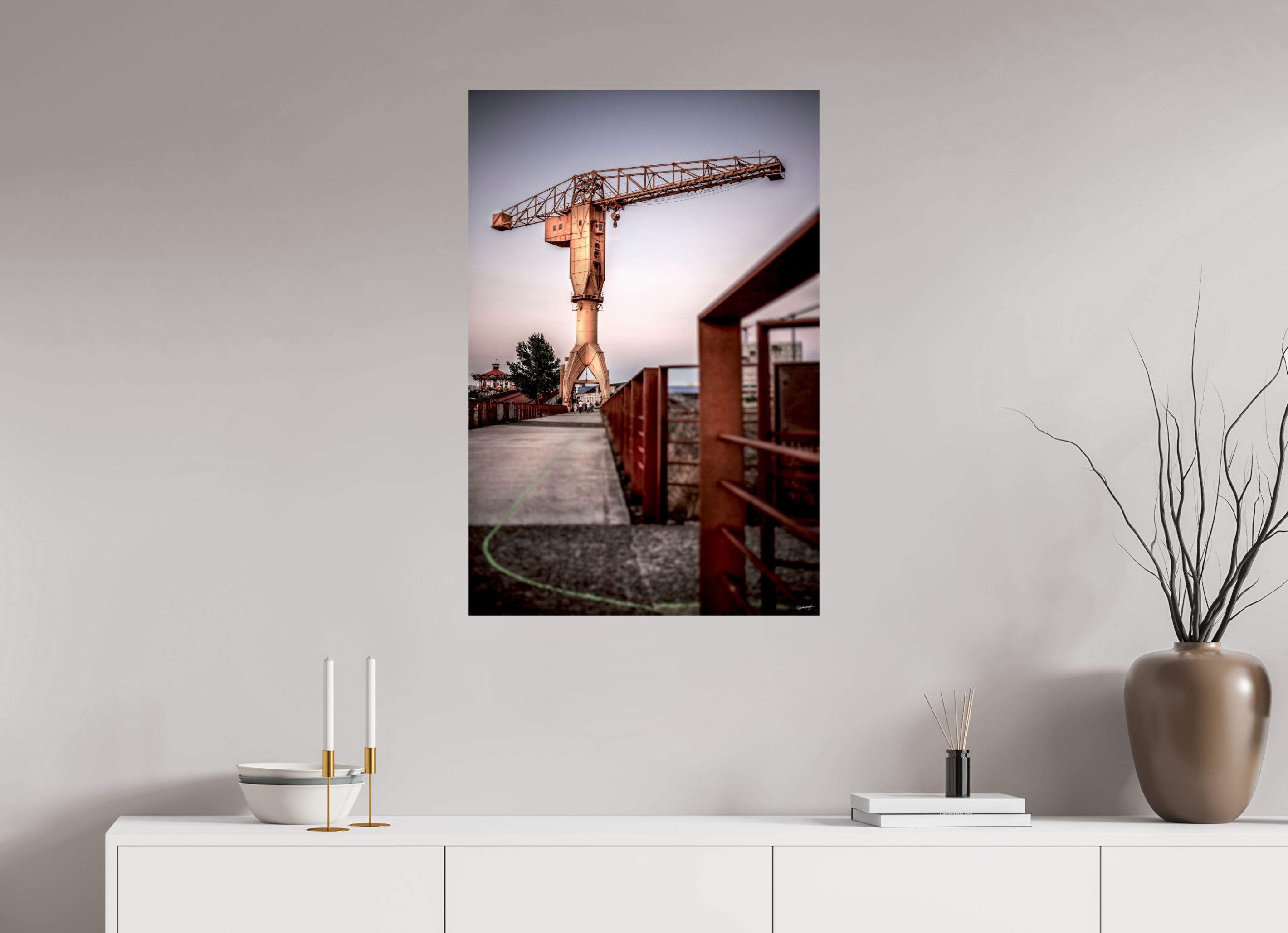 60 x 90 cm, TIRAGE PHOTO CONTRECOLLÉ SUR SUPPORT ALUMINIUM LA LIGNE VERTE ET LA GRUE JAUNE