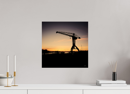 40 x 40 cm, TIRAGE PHOTO CONTRECOLLÉ SUR SUPPORT ALUMINIUM Coucher de grue
