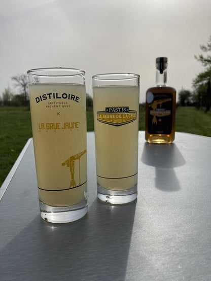 Le petit Jaune de la Grue et ses deux verres