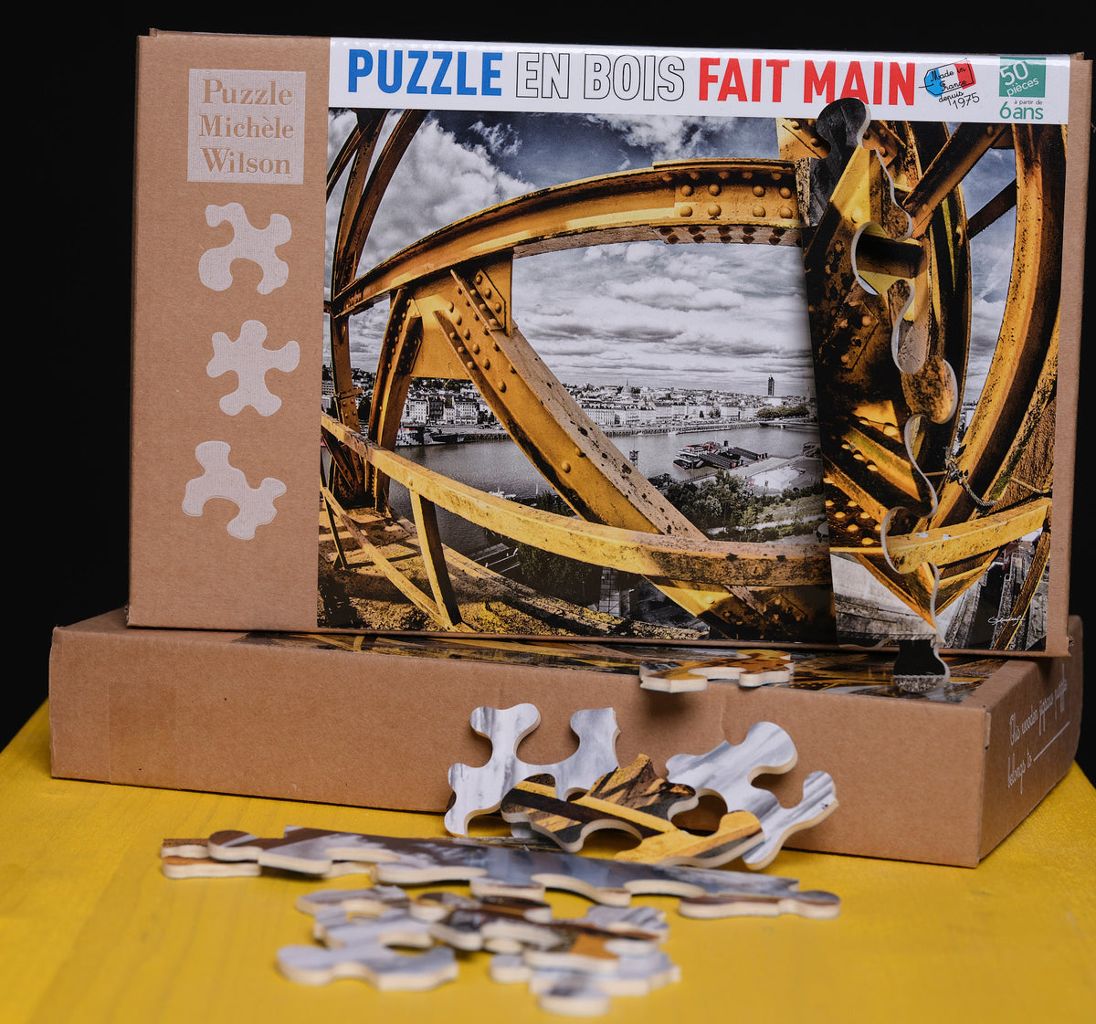 Puzzle en bois La Grue Jaune par Michèle Wilson